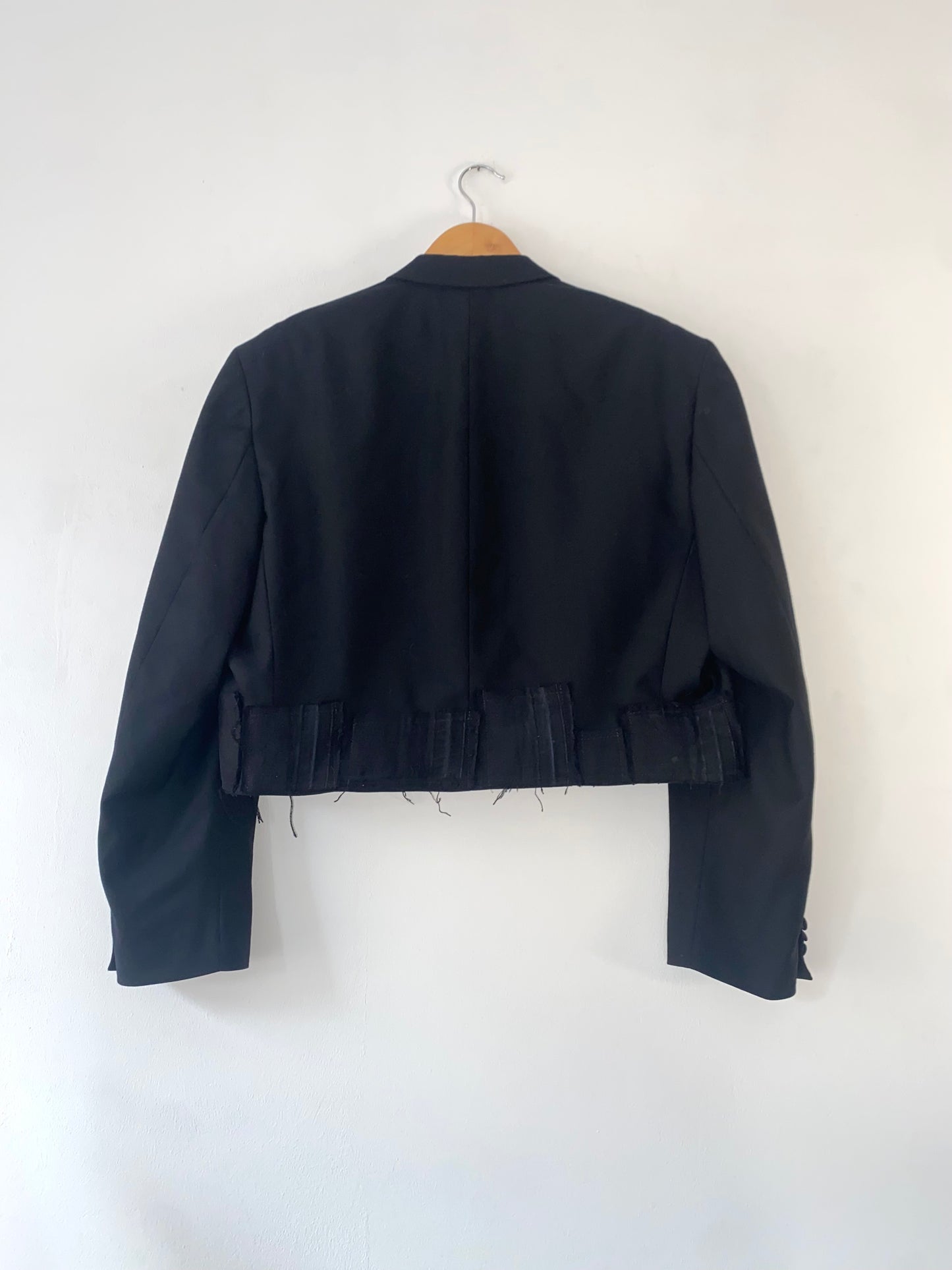 Cropped black blazer 3