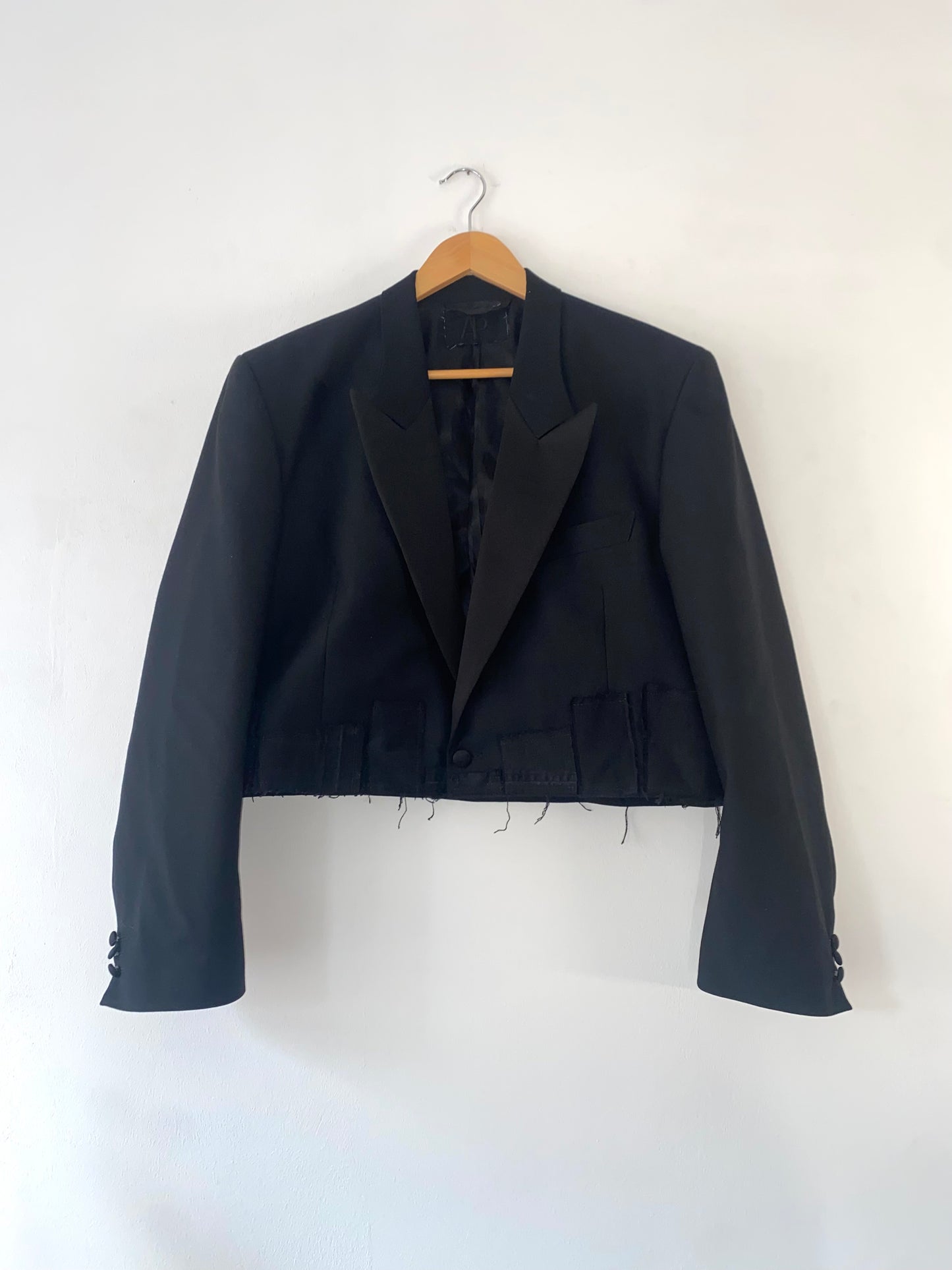 Cropped black blazer 3