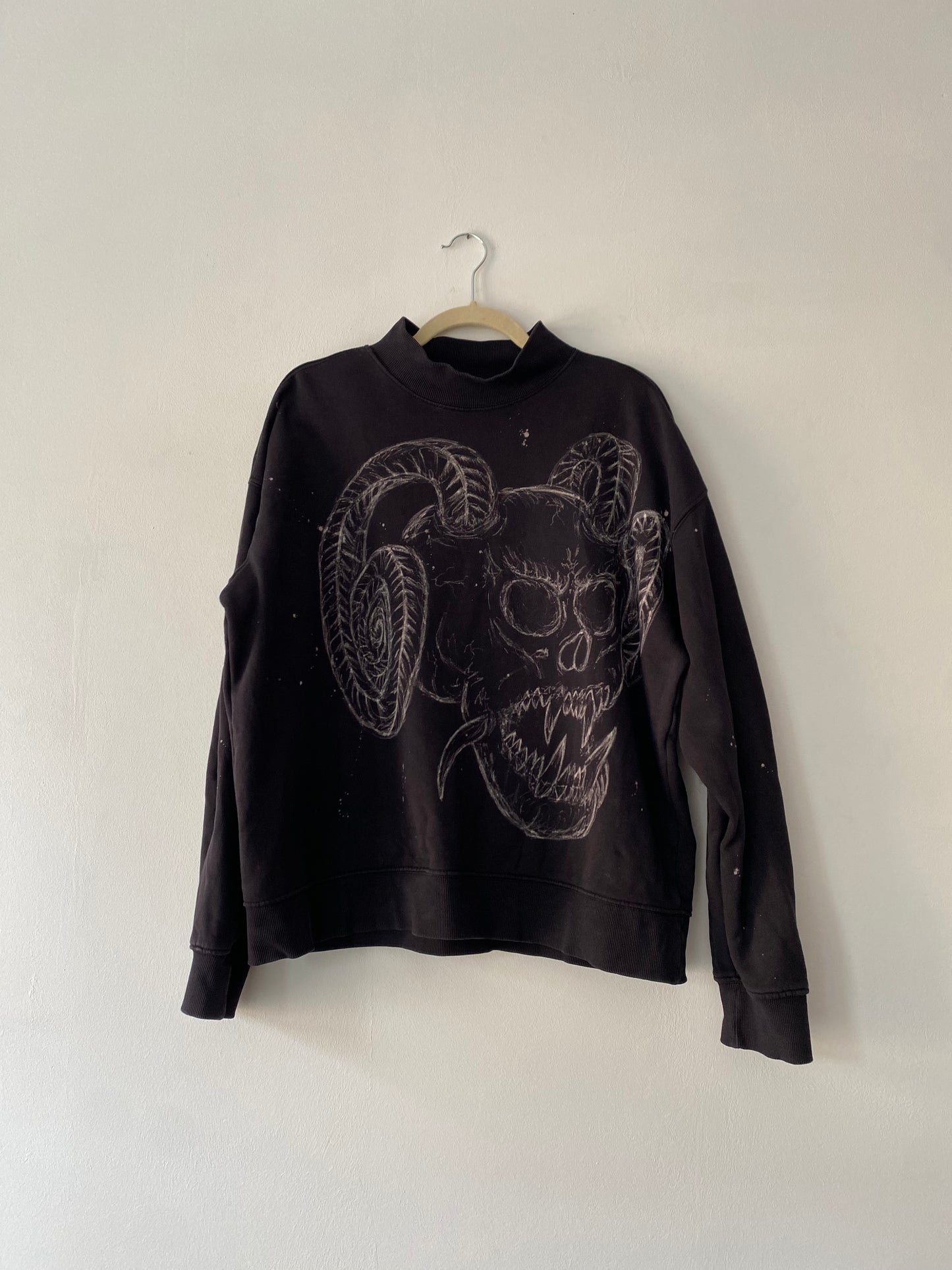 Skull sweater