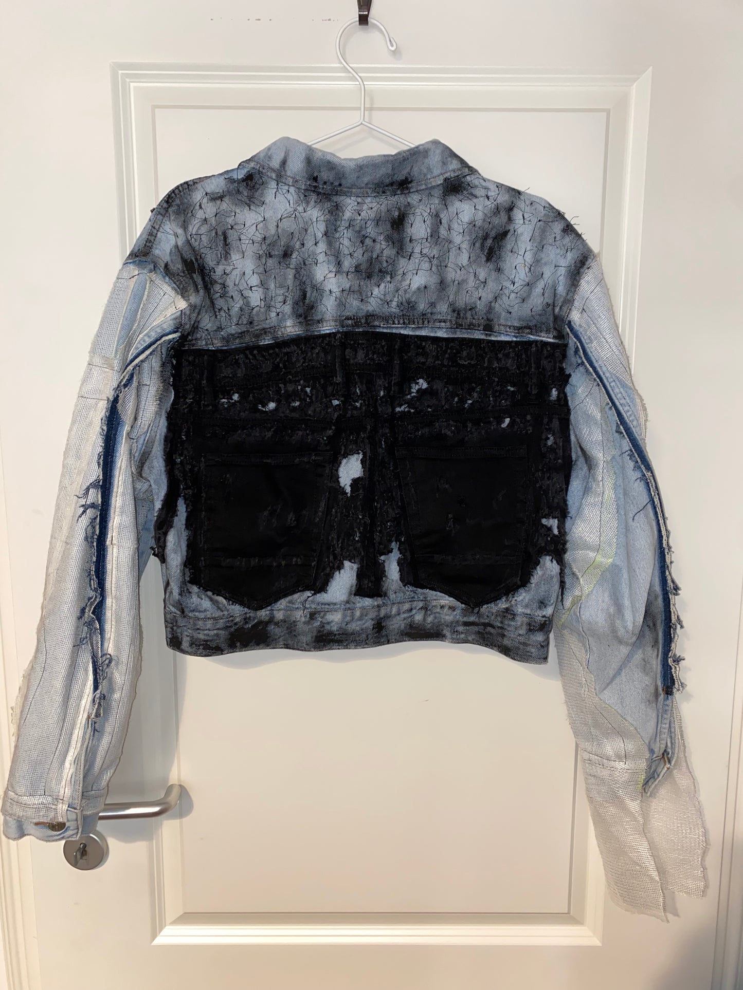 Cropped textured denim jacket