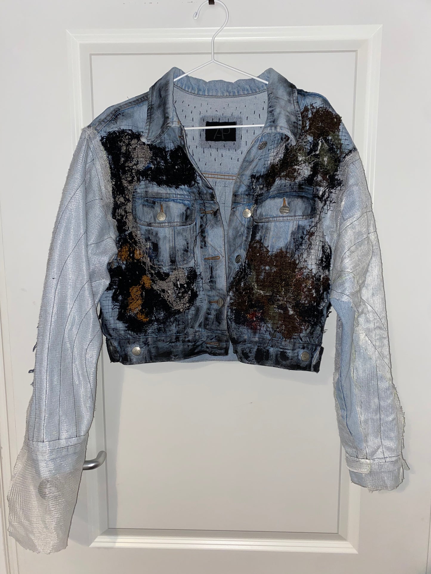 Cropped textured denim jacket